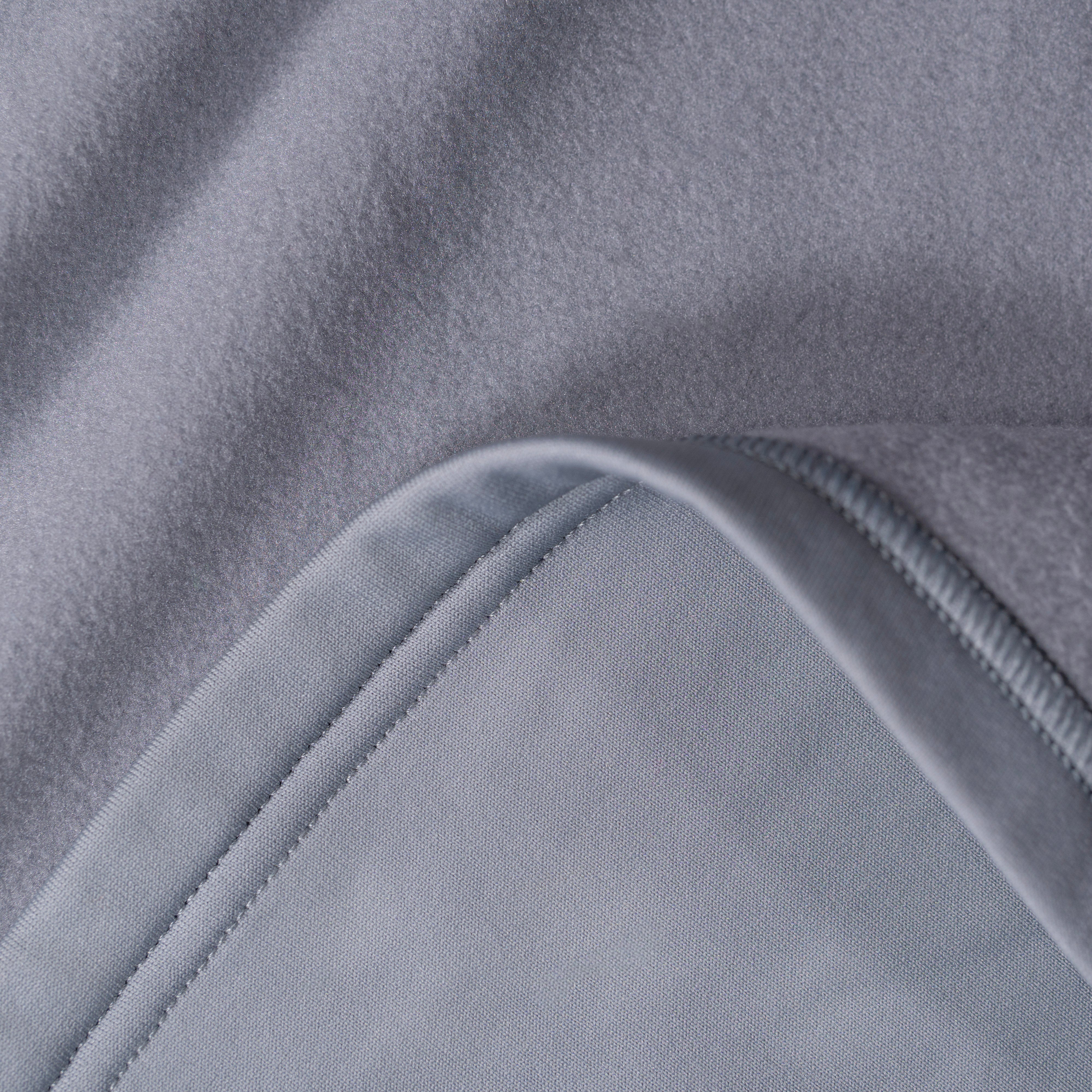 THERMO STRETCH fabric. Built for durable performance.